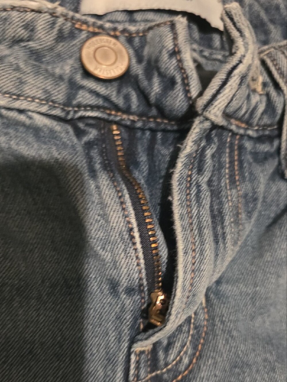 Hollister Women's Wide Leg Jeans in Light Blue Denim - Picture 6 of 10